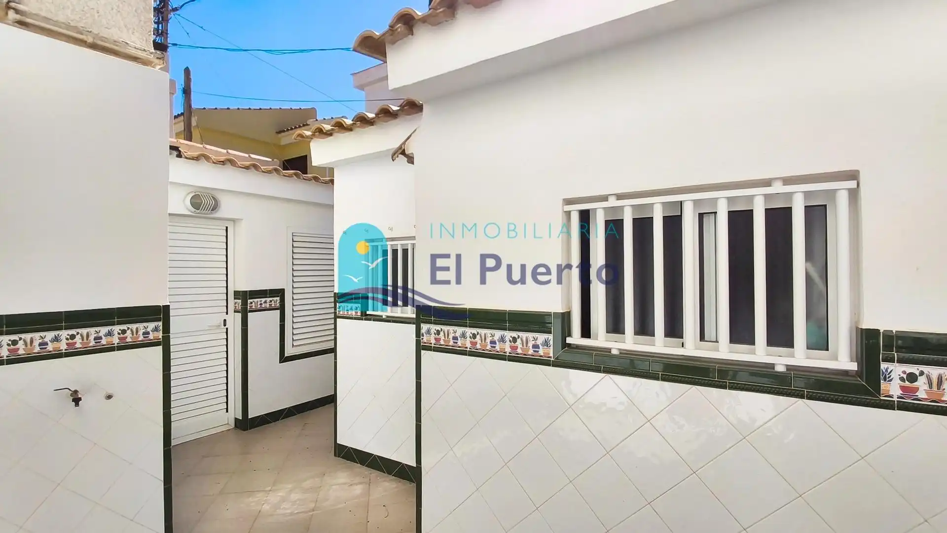 Exterior view of Flat for sale in Puerto de Mazarrón