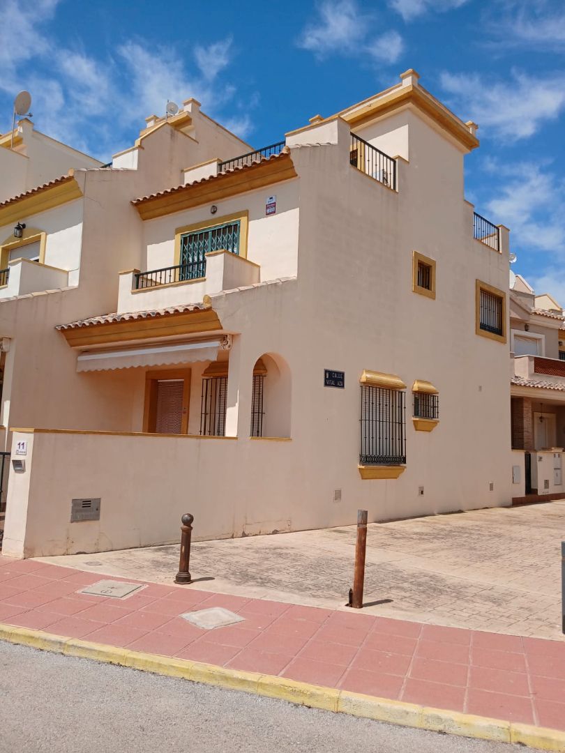 Vista exterior de Casa adosada en venda en Torre-Pacheco amb Aire condicionat, Calefacció i Terrassa