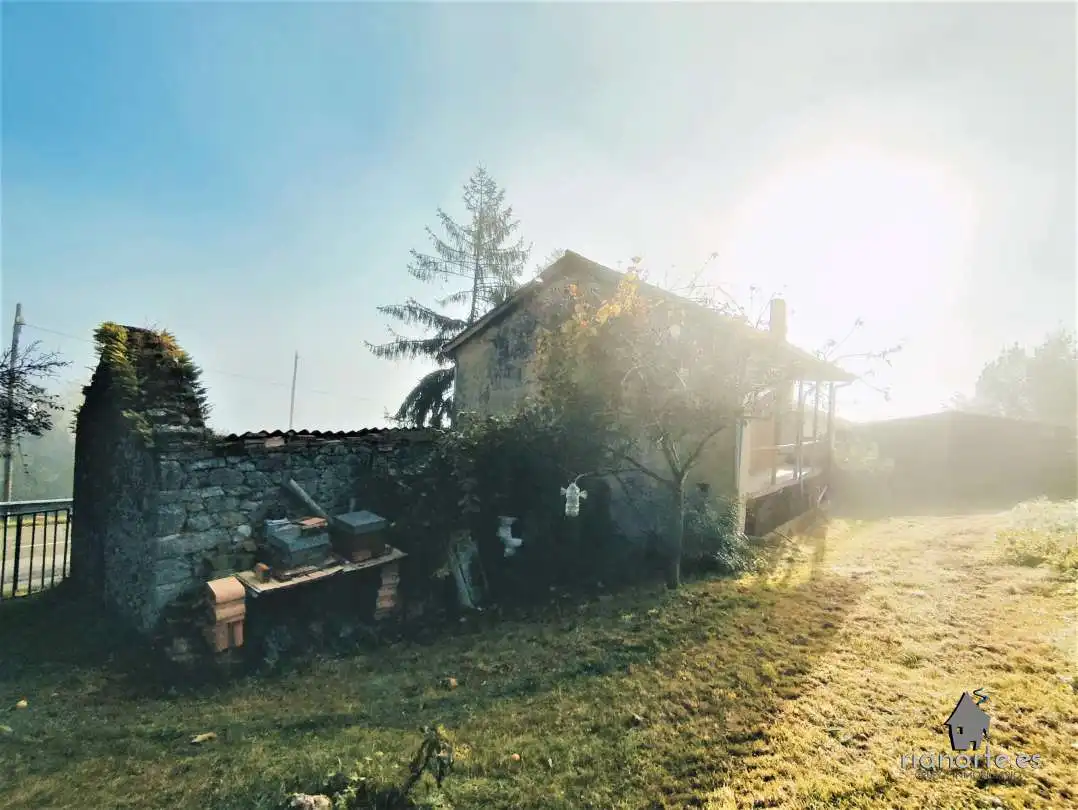 Casa o xalet en venda en Las Regueras   amb Traster