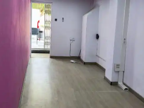 Local de lloguer en Esplugues de Llobregat amb Aire condicionat