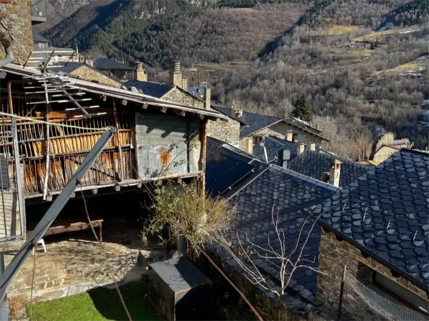 Vista exterior de Pis en venda en Queralbs amb Balcó