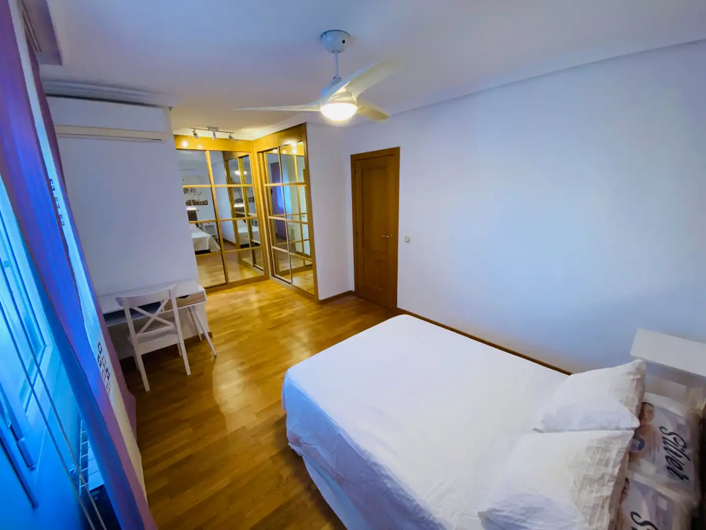 Habitación de Casa adosada en venta en Navalcarnero con Aire acondicionado, Calefacción y Jardín privado