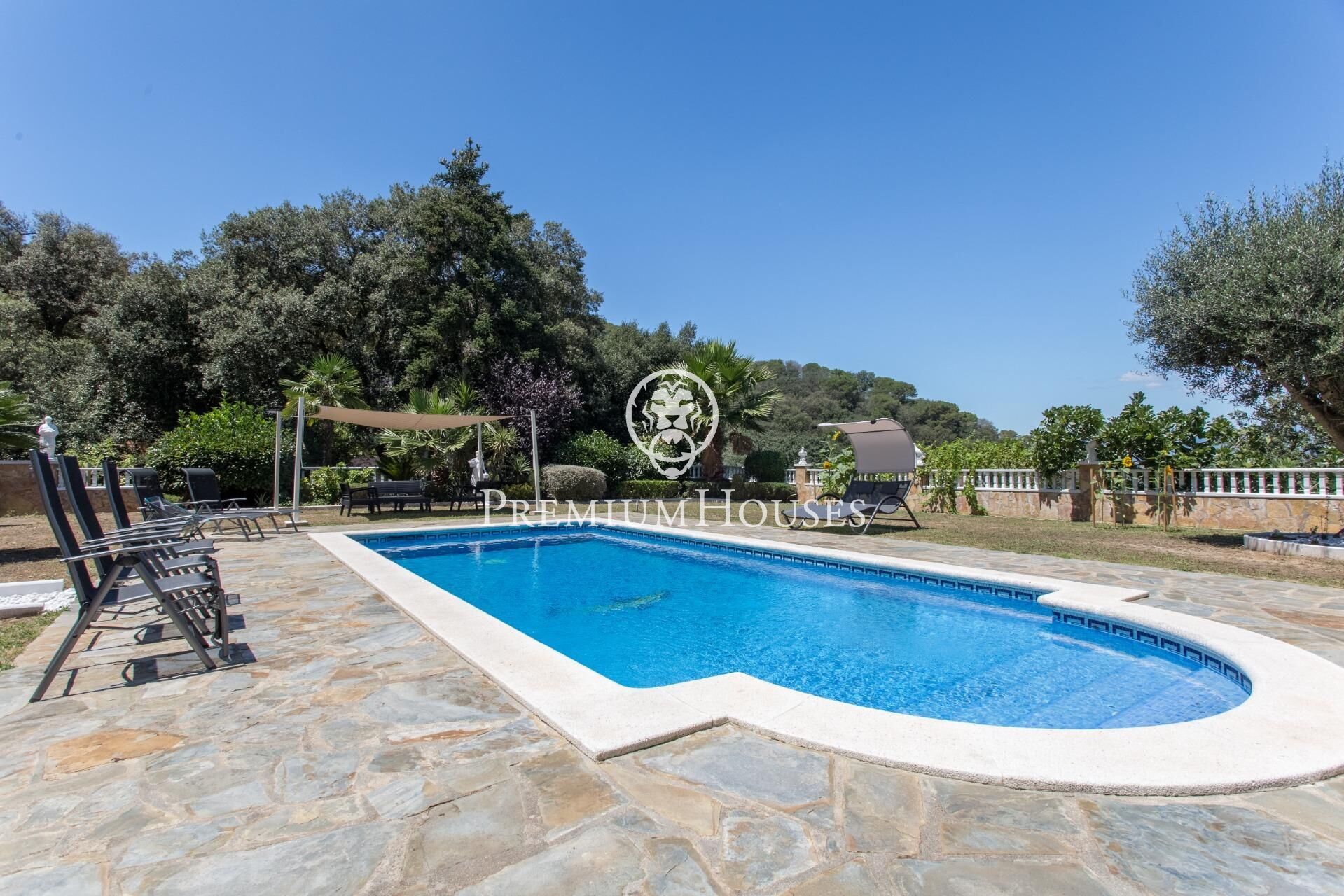 Swimming pool of House or chalet for sale in Mataró  with Air Conditioner, Heating and Private garden