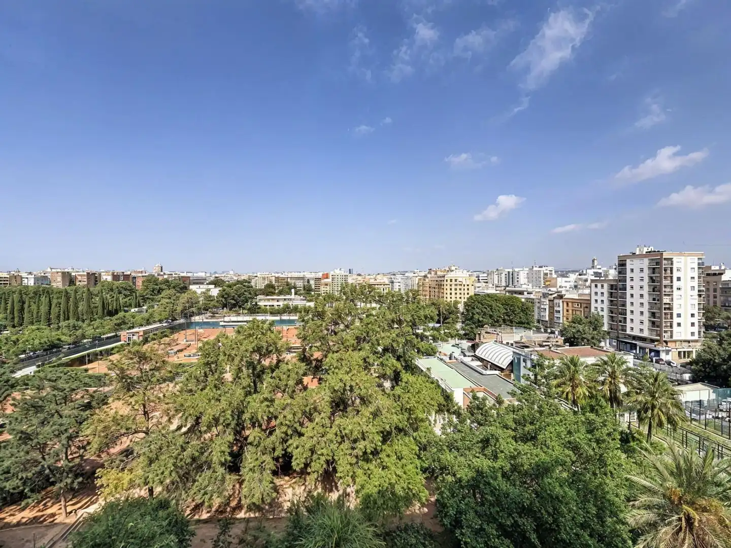Vista exterior de Pis en venda en Valencia amb Aire condicionat, Terrassa i Balcó