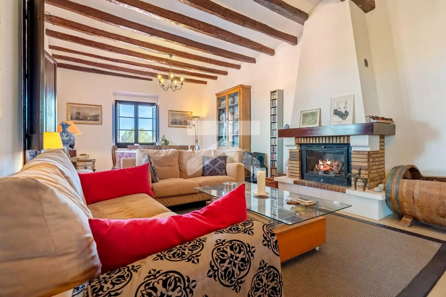 Sala d'estar de Finca rústica en venda en El Molar (Tarragona) amb Aire condicionat, Calefacció i Jardí privat