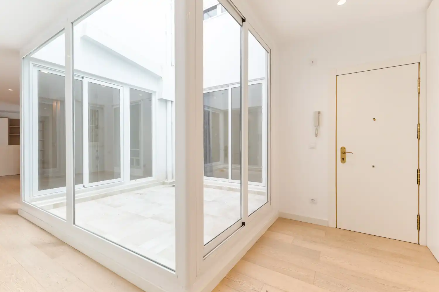 Flat for rent in Valencia  with Air Conditioner, Heating and Furnished