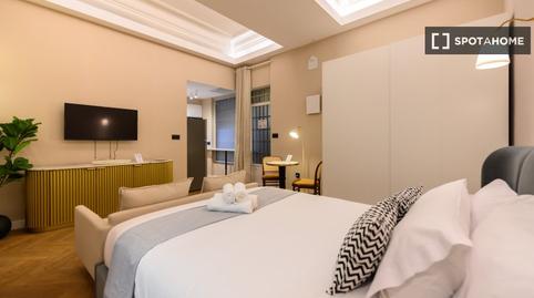 Photo 2 of Study to share in Cortes - Huertas, Madrid