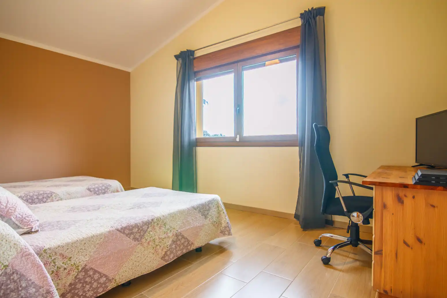 Dormitori de Casa o xalet en venda en Ribadesella amb Calefacció, Jardí privat i Terrassa
