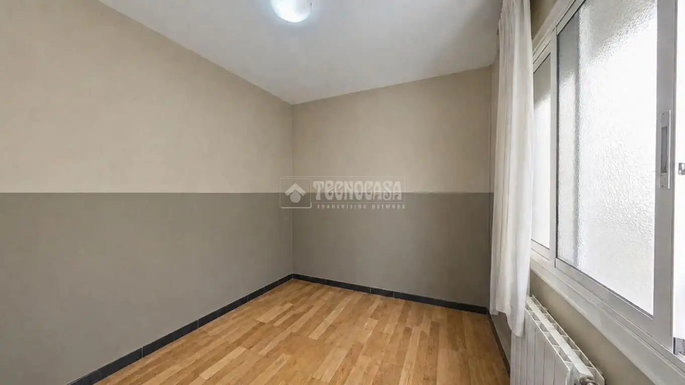 Habitación de Piso en venta en Barberà del Vallès con Calefacción y Balcón