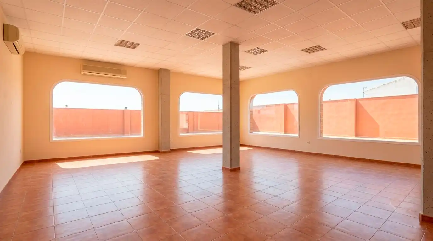 Außenansicht von Gebäude zum Verkauf in Guaro