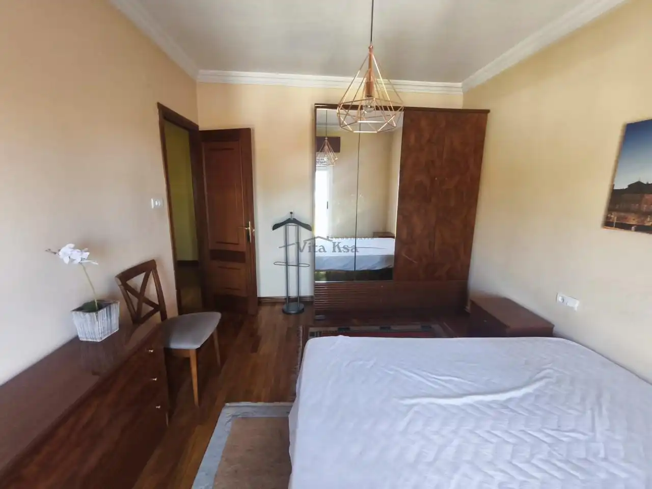 Habitación de Piso de alquiler en Ourense Capital  con Calefacción, Parquet y Amueblado