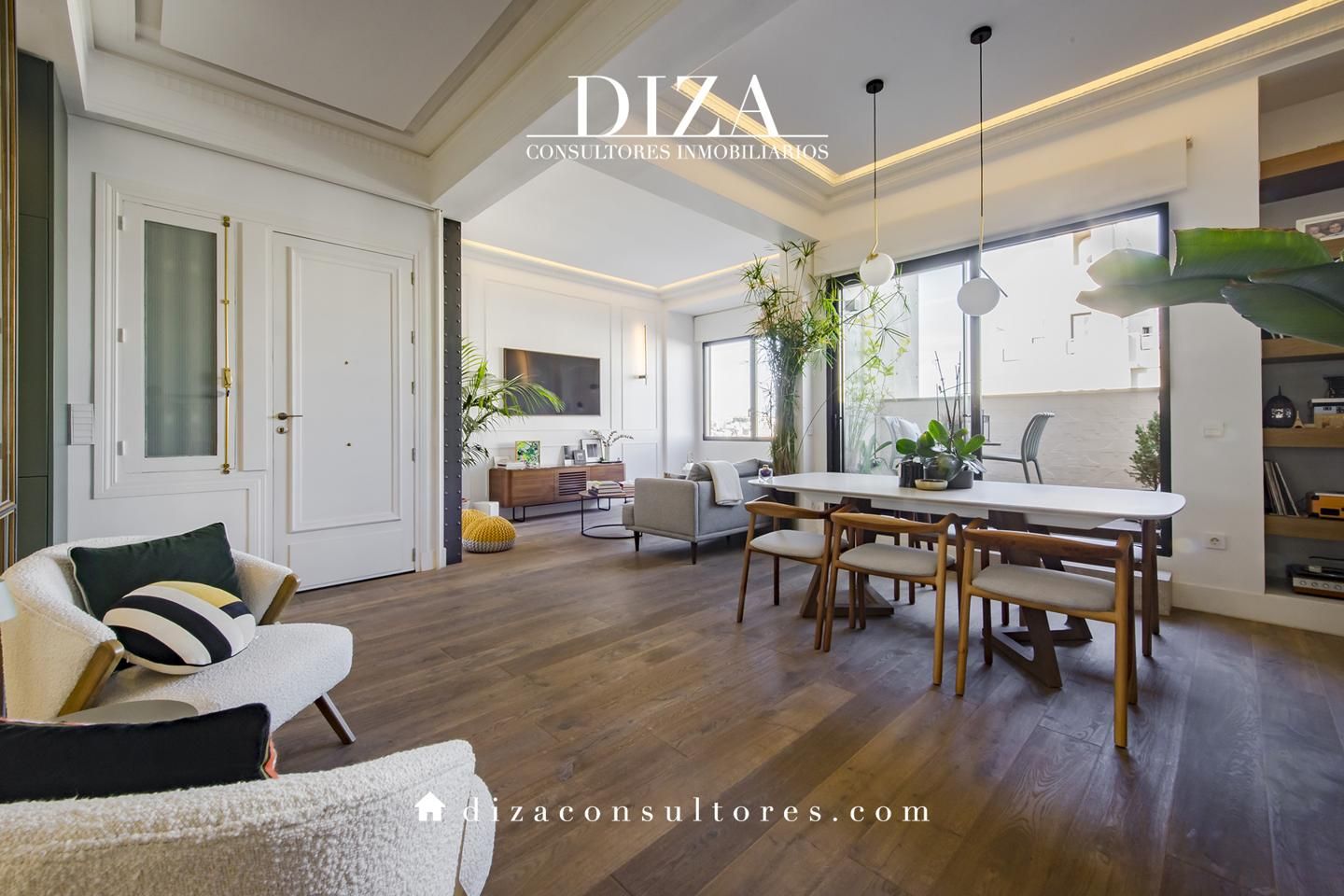 Living room of Flat for sale in  Madrid Capital  with Air Conditioner, Heating and Terrace