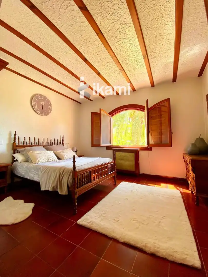 Habitación de Casa o chalet en venta en Elda con Calefacción, Trastero y Piscina