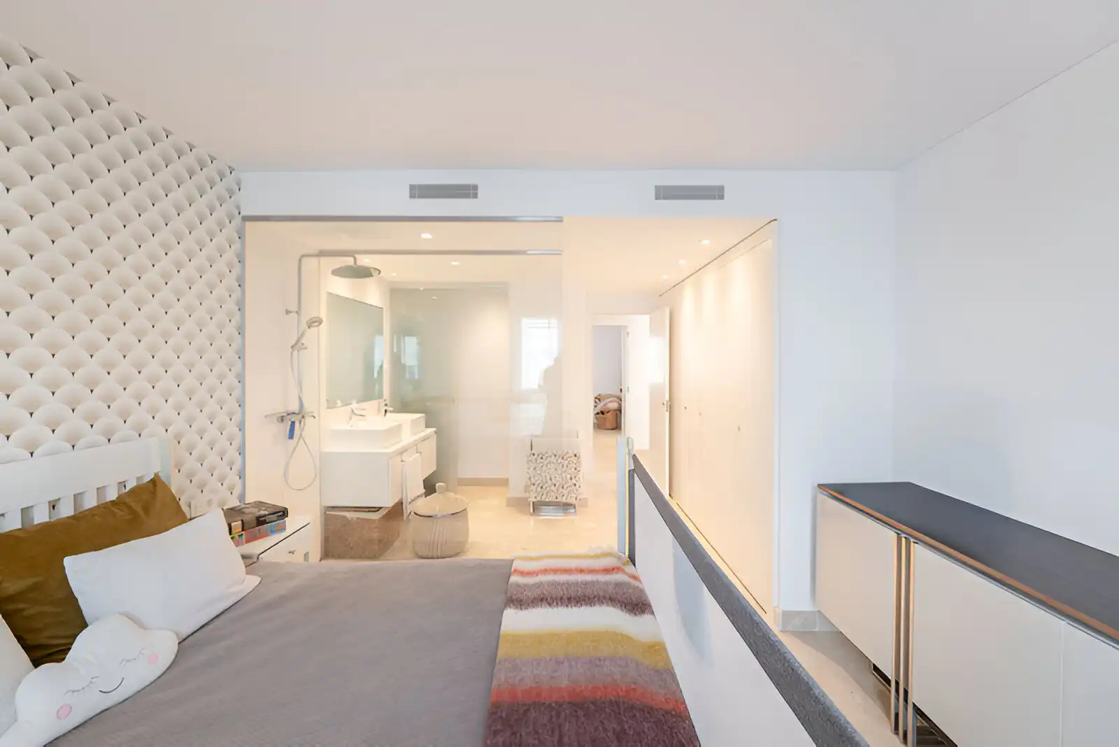 Habitación de Planta baja en venta en Estepona con Aire acondicionado, Calefacción y Terraza