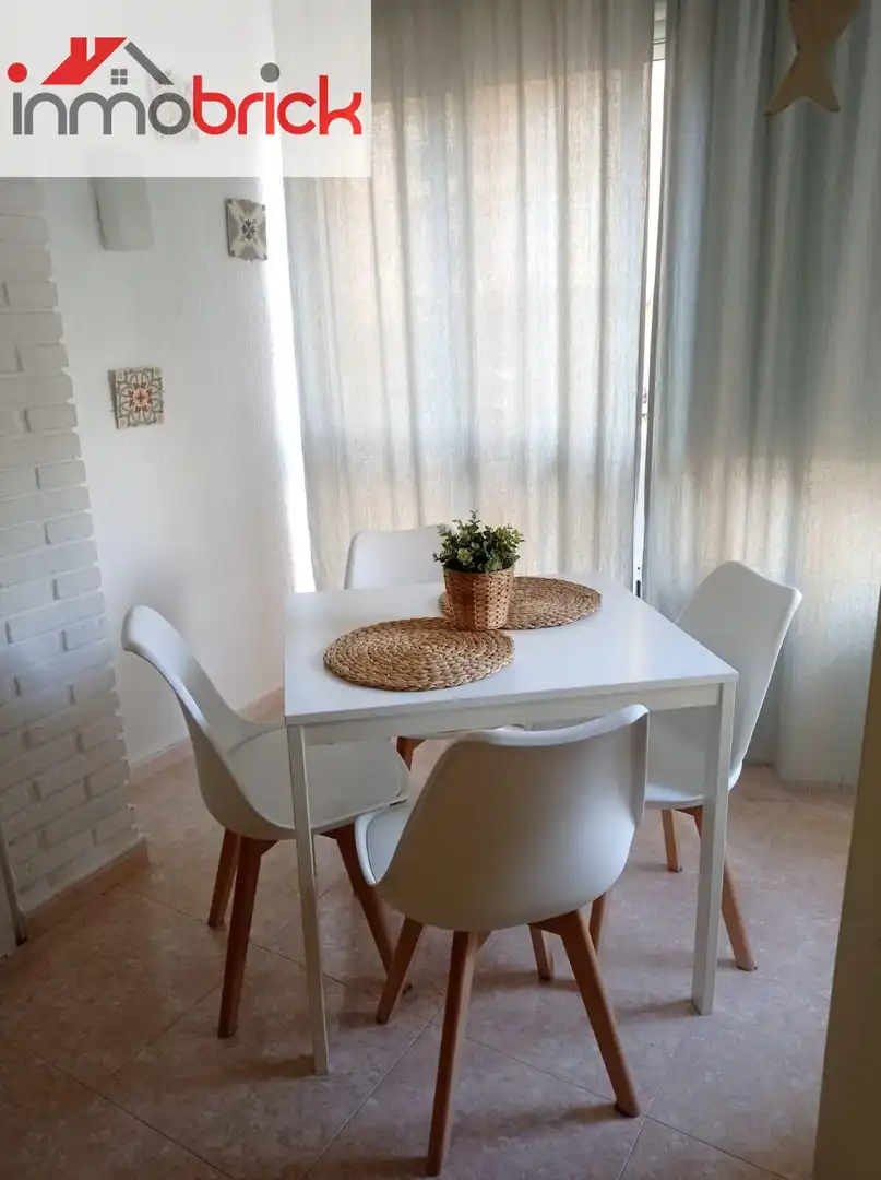 Comedor de Piso de alquiler en Benalmádena con Piscina comunitaria