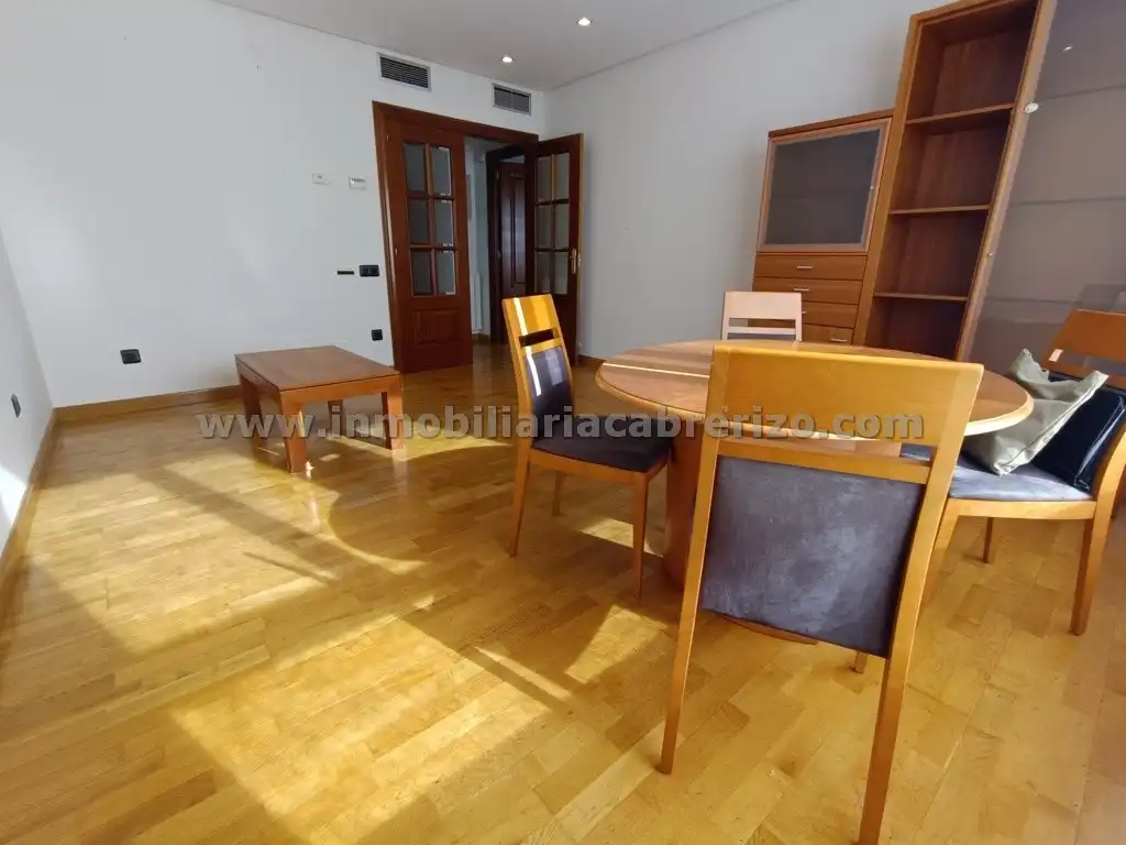 Flat for sale in Calle Rodrigo de Arriaga Mendo, Residencia