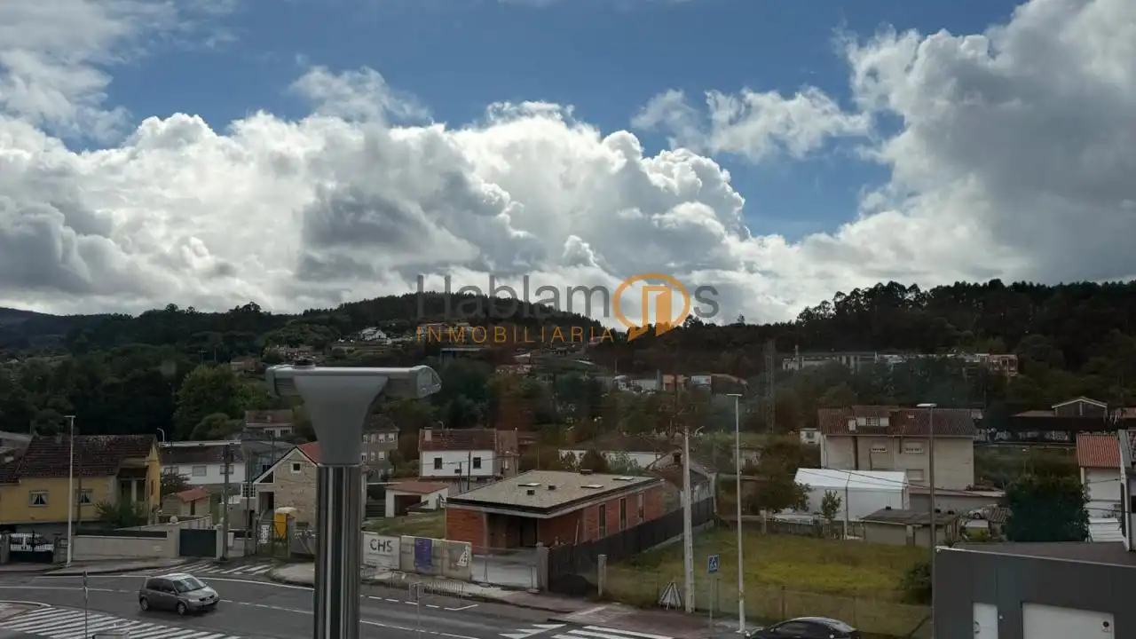 Vista exterior de Pis en venda en Pontevedra Capital  amb Calefacció, Traster i Piscina