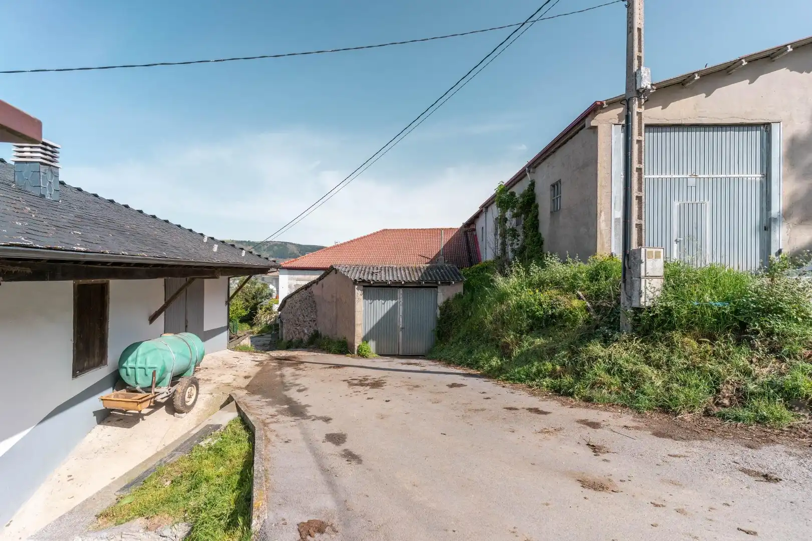 Vista exterior de Casa o xalet en venda en Cangas del Narcea amb Calefacció, Terrassa i Moblat