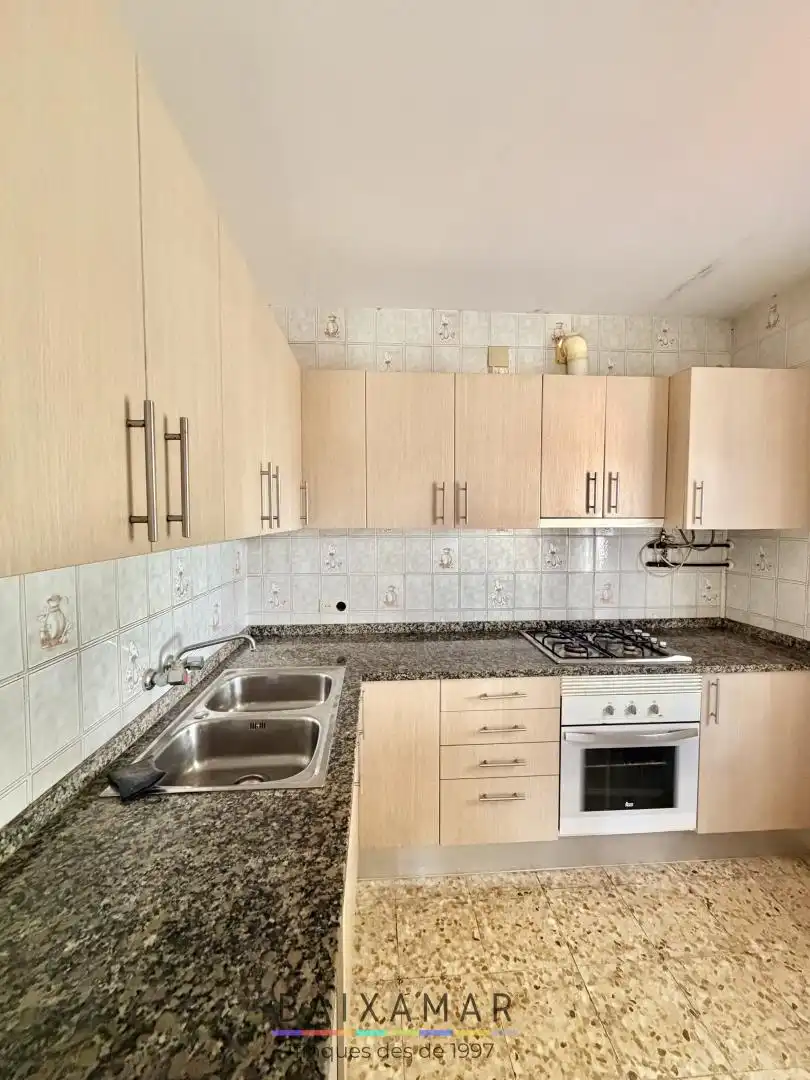 Cuina de Casa o xalet en venda en Cubelles amb Calefacció, Jardí privat i Forn