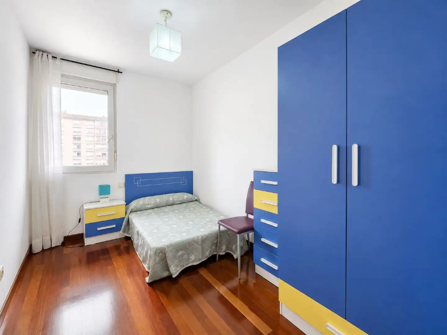 Habitación de Piso en venta en Los Corrales de Buelna  con Calefacción, Jardín privado y Parquet