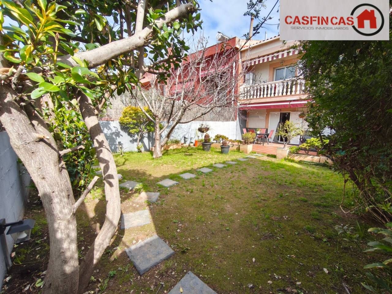 Jardín de Piso en venta en Vilanova i la Geltrú con Calefacción, Jardín privado y Trastero