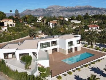 Country house with pool for sale in Altea ciudad