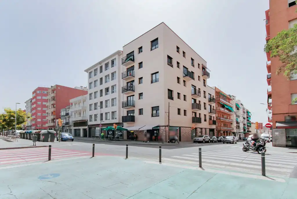 Vista exterior de Piso en venta en Sabadell