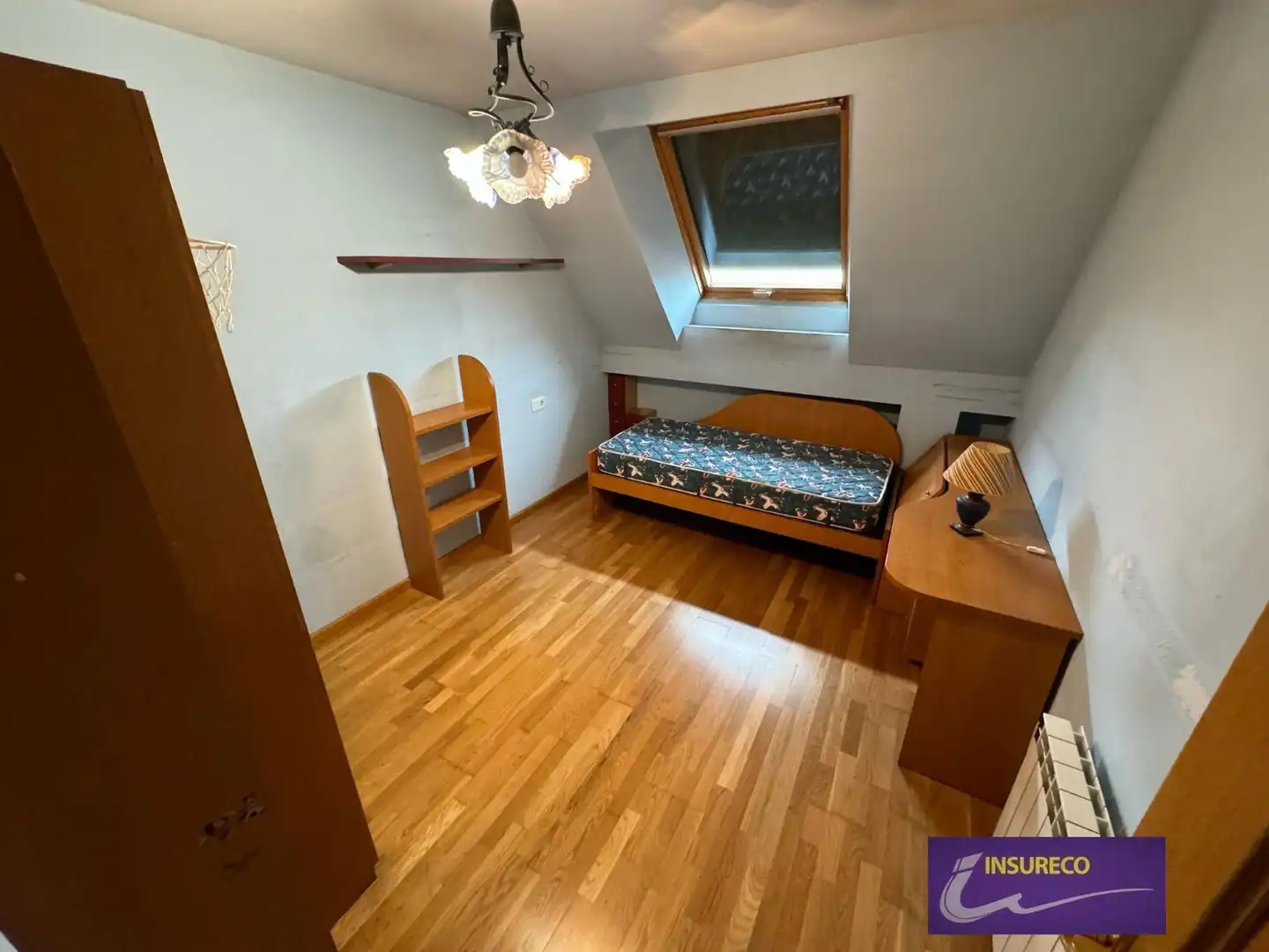 Habitación de Dúplex en venta en León Capital  con Calefacción, Terraza y Trastero