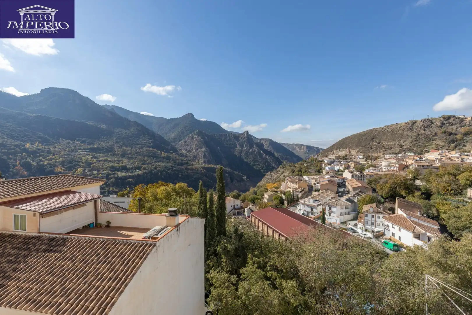 Vista exterior de Piso en venta en Güéjar Sierra con Terraza, Trastero y Balcón