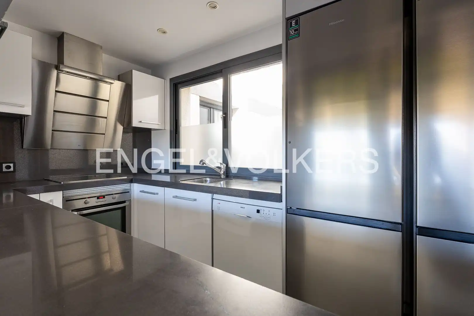 Kitchen of Flat for rent in Madrid  with Air Conditioner, Heating and Parquet flooring