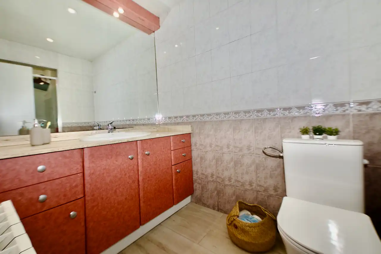 Badezimmer von Wohnung zum Verkauf in Terrassa mit Klimaanlage, Heizung und Parkett