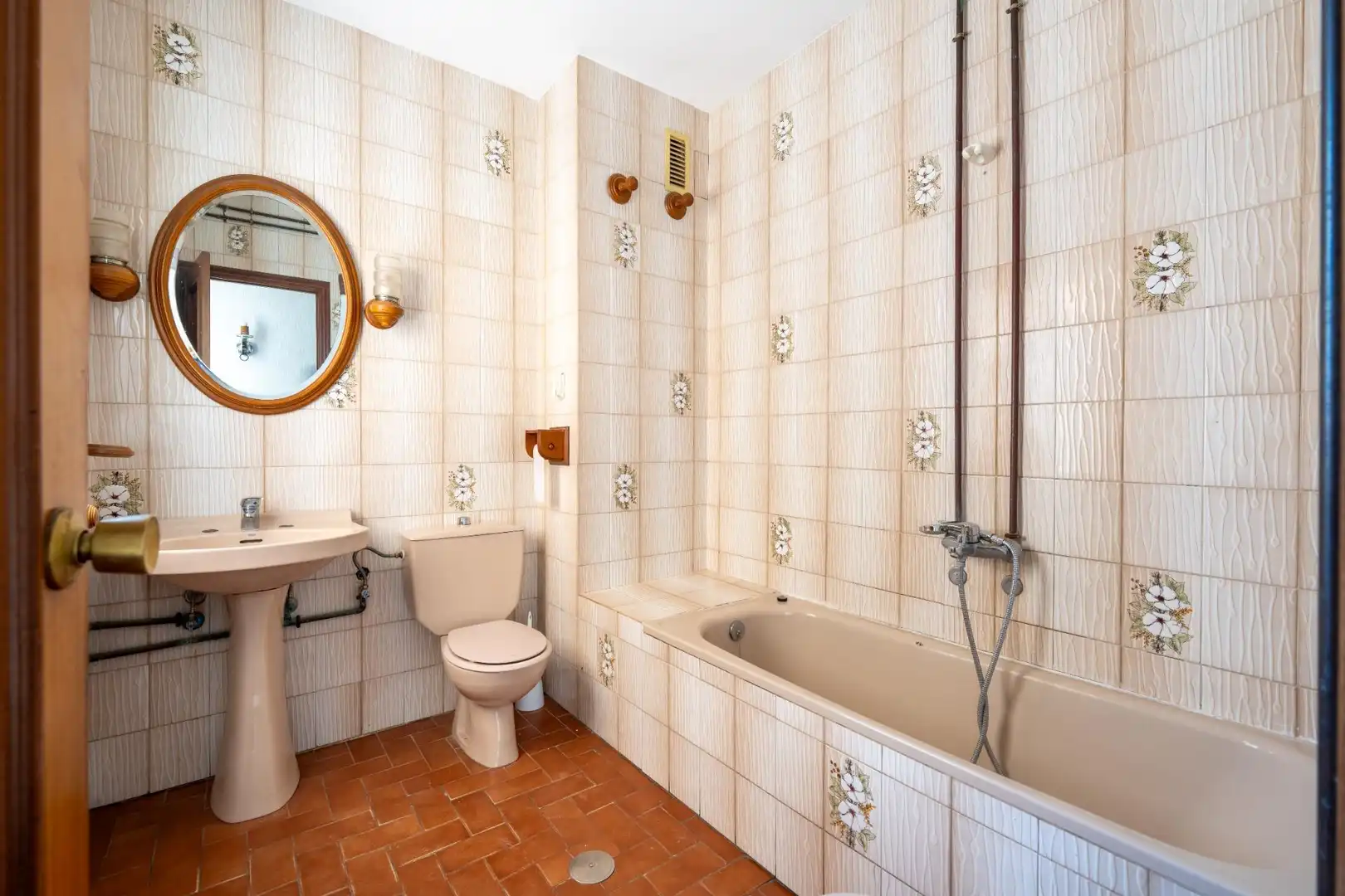 Badezimmer von Wohnung zum Verkauf in Almería mit Klimaanlage, Heizung und Balkon