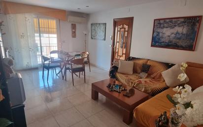 Sala d'estar de Àtic en venda en Badalona amb Aire condicionat, Terrassa i Traster