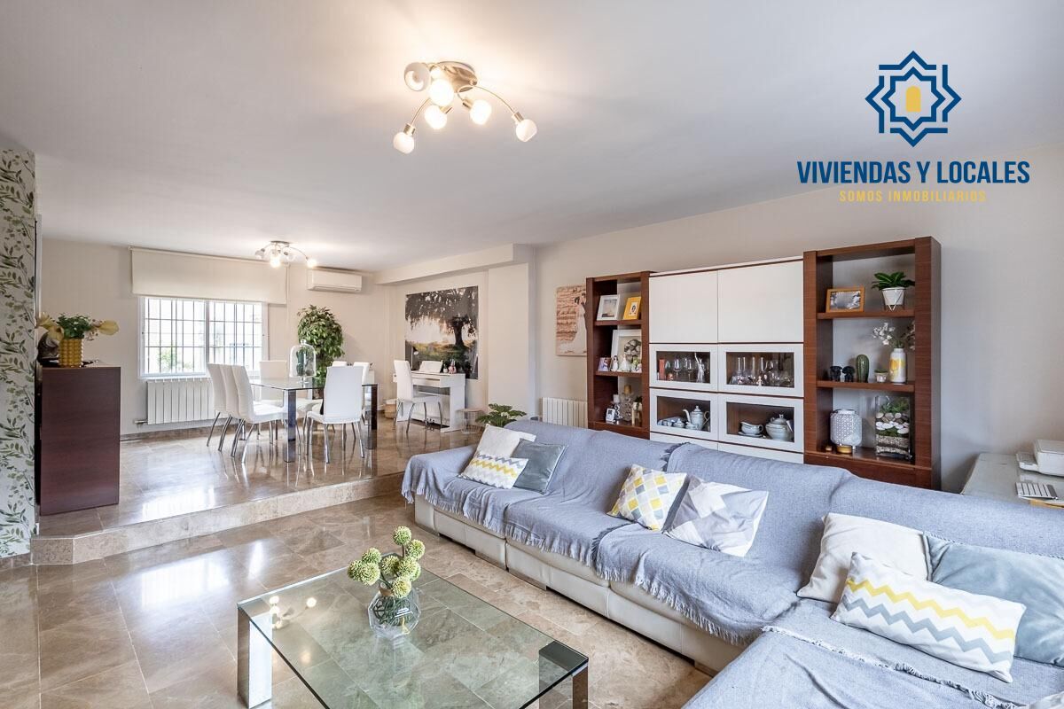 Casa adosada en venda a San Cayetano