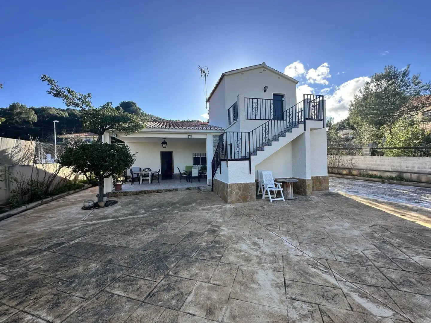 Vista exterior de Casa o xalet en venda en Algar de Palància amb Aire condicionat, Calefacció i Jardí privat