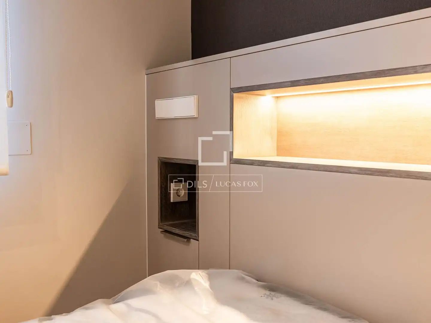 Dormitori de Pis de lloguer en Madrid amb Aire condicionat i Calefacció