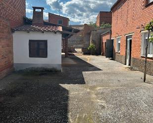 Vista exterior de Casa o xalet en venda en Santa Cristina de la Polvorosa amb Moblat