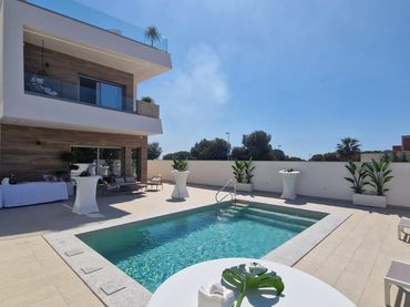 Villa avec piscine à vendre à El Pinar de Campoverde