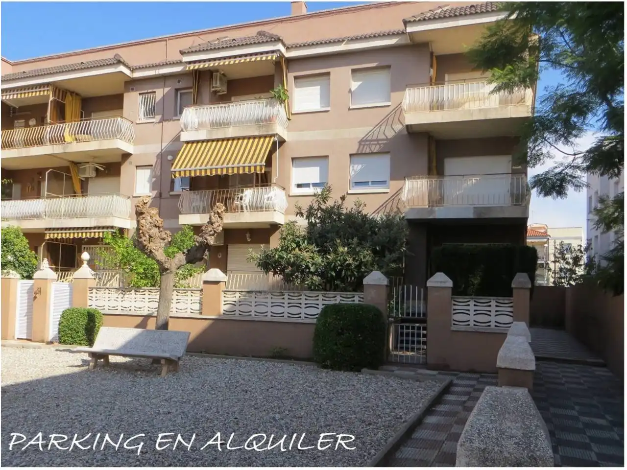 Garaje de alquiler en Calle Països Catalans, 36, Mas Trader - Corral d'En Tort - Corral d'En Cona