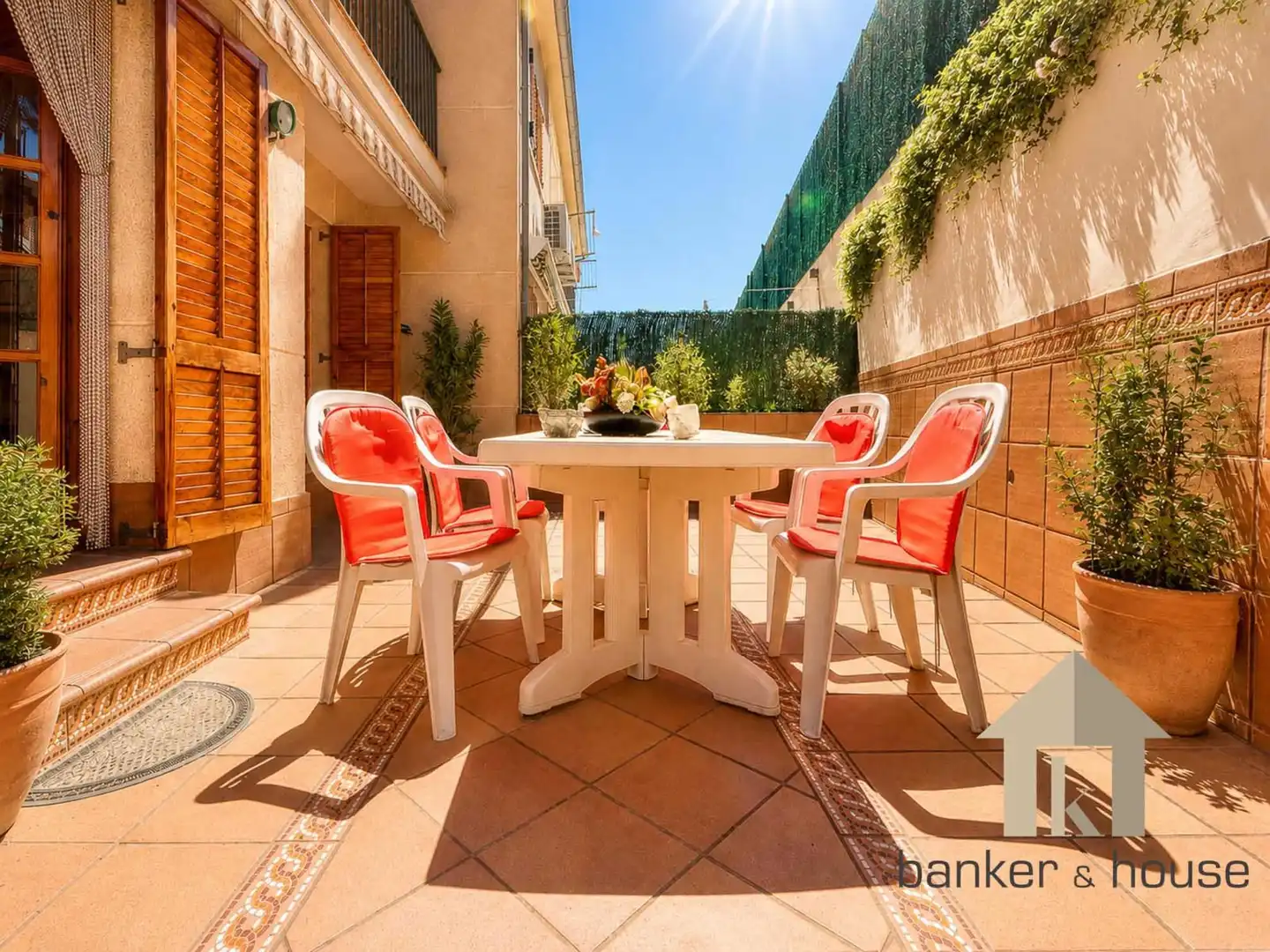 Terrassa de Casa o xalet en venda en Cerdanyola del Vallès amb Aire condicionat, Calefacció i Jardí privat