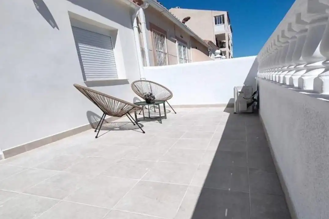 Terrassa de Casa adosada en venda en Torrevieja amb Aire condicionat, Calefacció i Terrassa