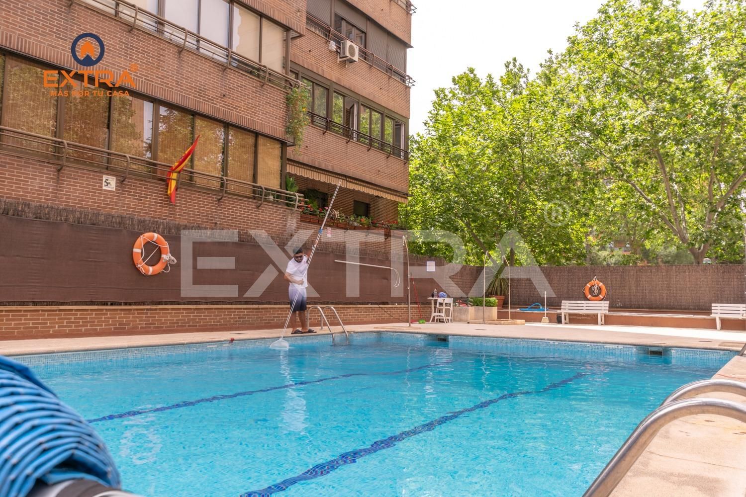 Piscina de Pis en venda en  Madrid Capital amb Calefacció, Jardí privat i Terrassa