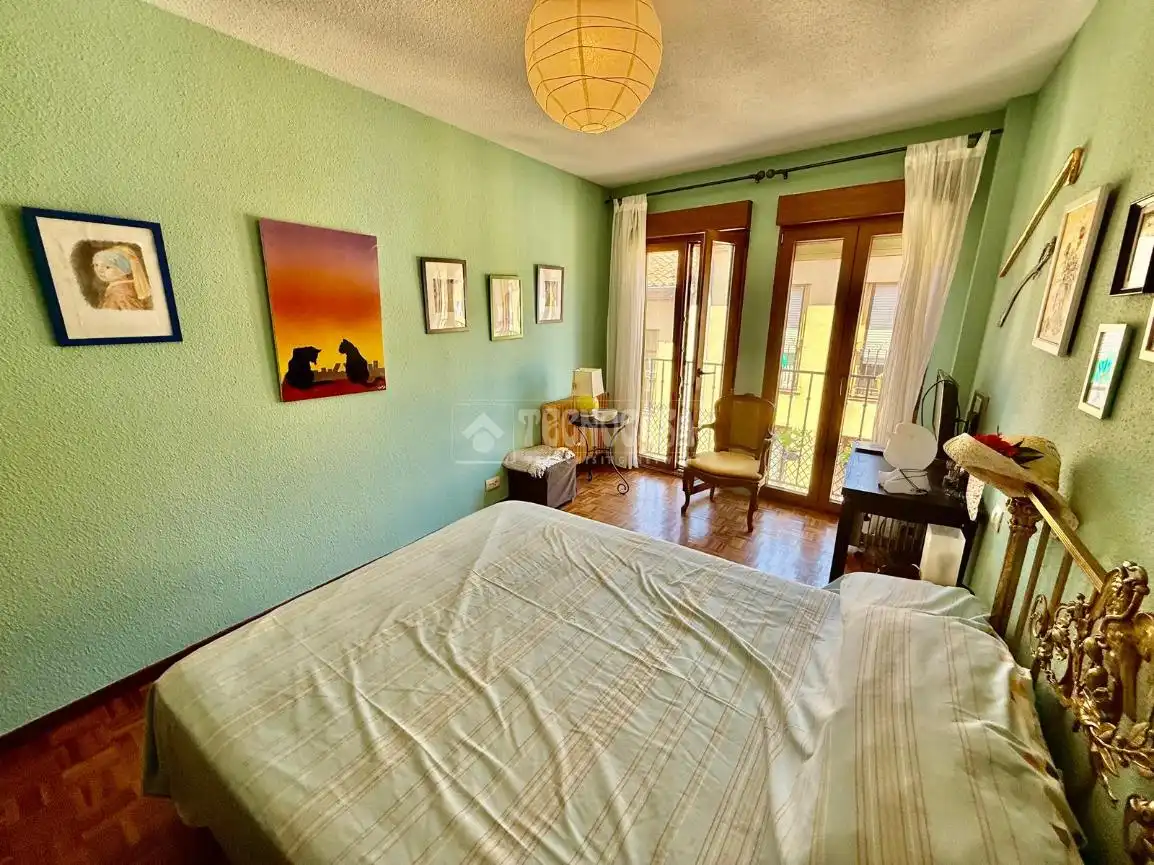 Habitación de Piso en venta en Ávila con Calefacción, Parquet y Trastero
