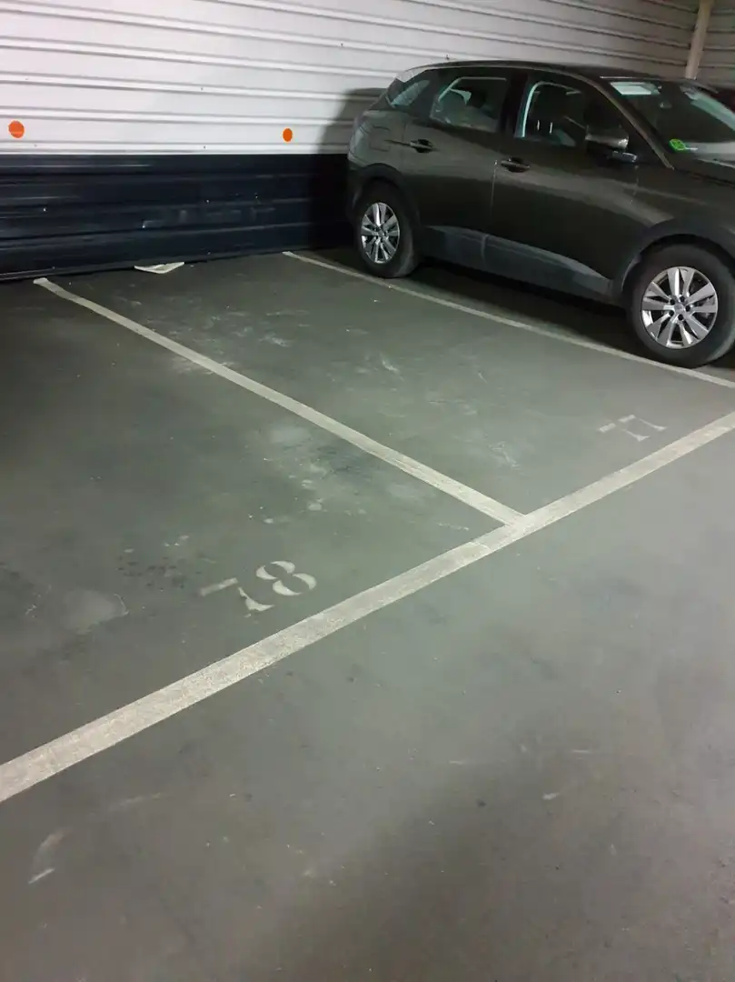 Parking of Garage for rent in Madrid