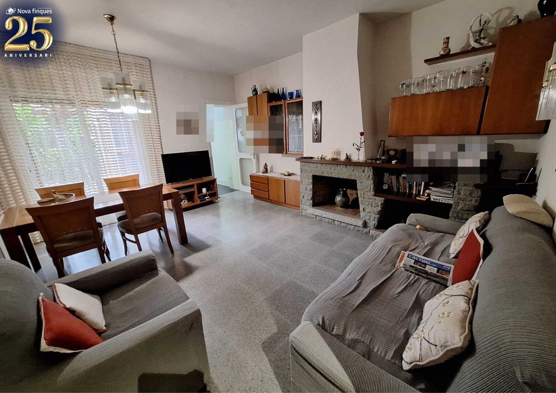 Living room of Single-family semi-detached for sale in Castellar del Vallès  with Heating and Private garden