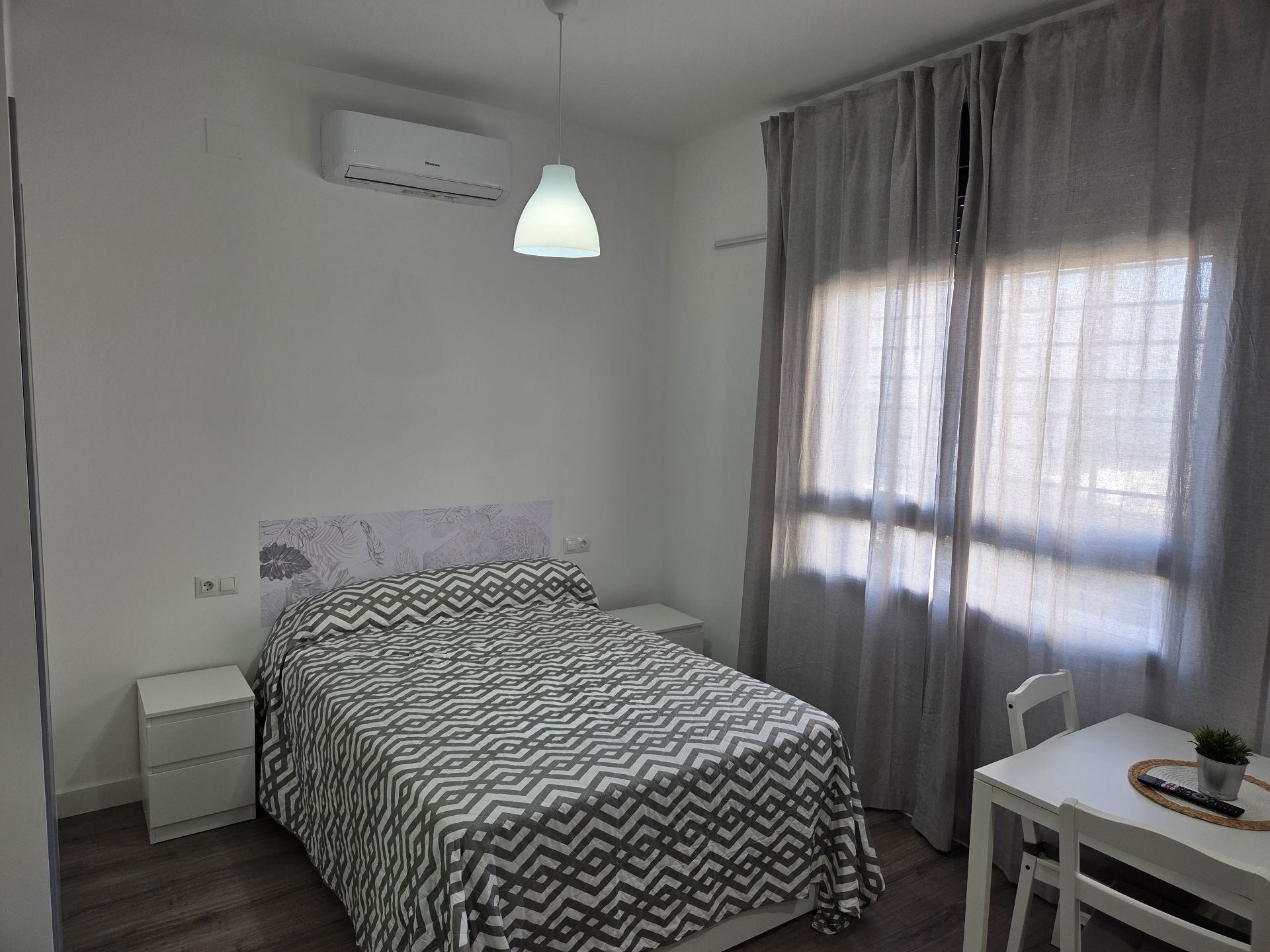 Habitación de Apartamento de alquiler en Málaga Capital con Aire acondicionado, Amueblado y Lavadora