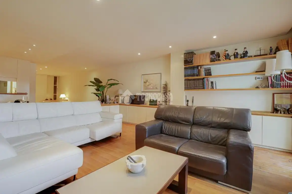 Casa aparellada amb terrassa en venda a Centre - Can Nadal, imagen 35