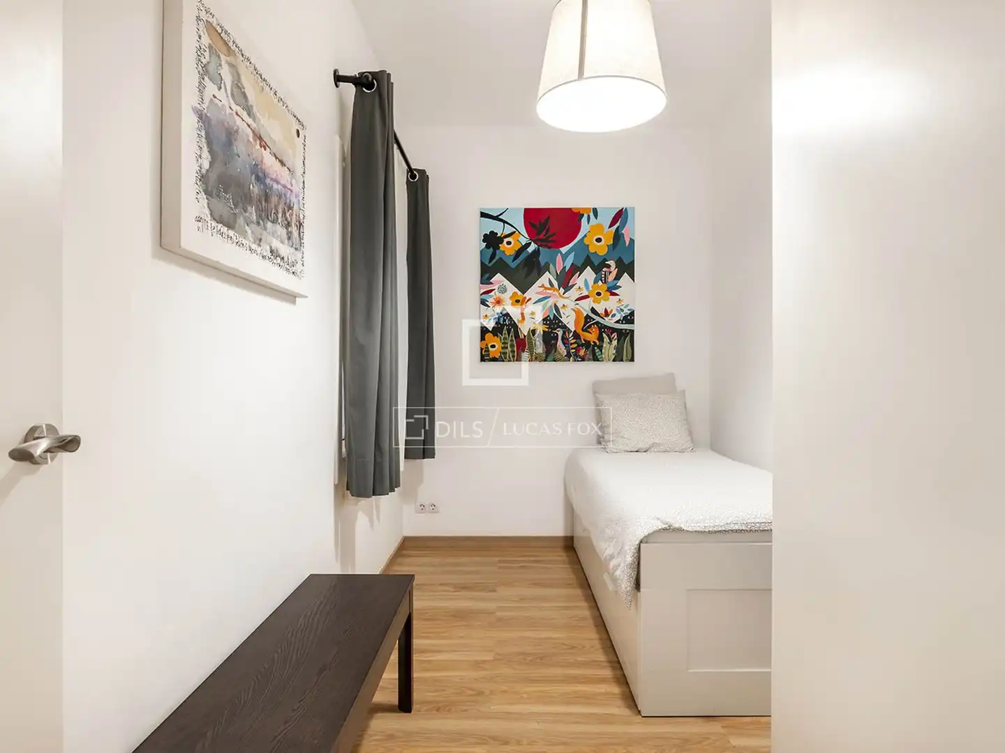 Schlafzimmer von Wohnung zum Verkauf in Barcelona mit Klimaanlage, Parkett und Terrasse