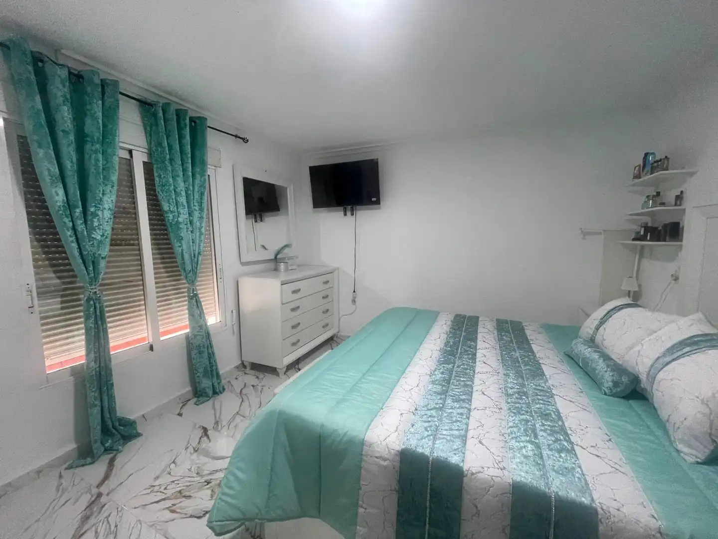 Bedroom of Houses for sale in Alzira  with Air Conditioner, Terrace and Furnished