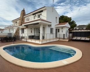 Casa adosada en venda a L'Ampolla